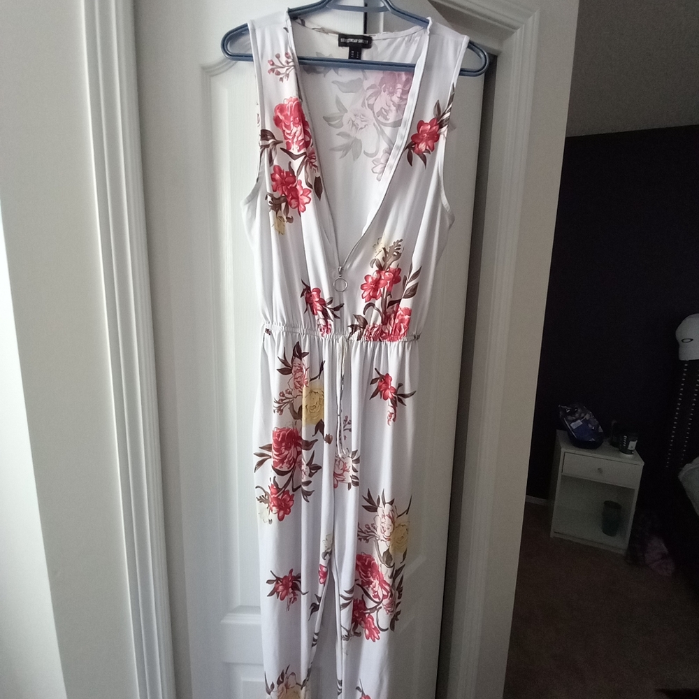 Super soft material jumpsuit size large - Picture 3 of 4